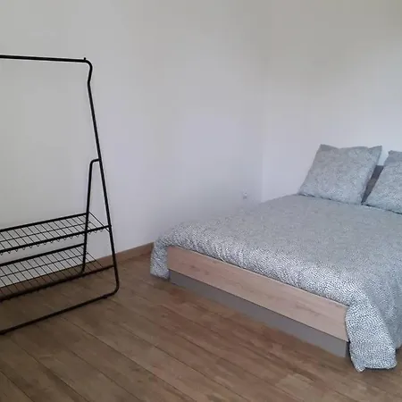 Holiday home Logement Au Calme Au Pied Des Jardins 19B